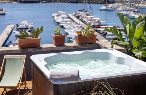 Double Room, 1 King Bed, Sea View, Tower | In-room safe, individually decorated, desk, soundproofing