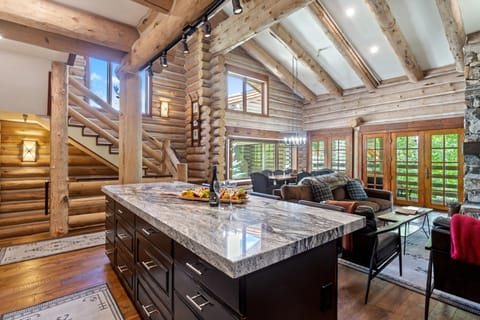 Condo, 3 Bedrooms | Interior