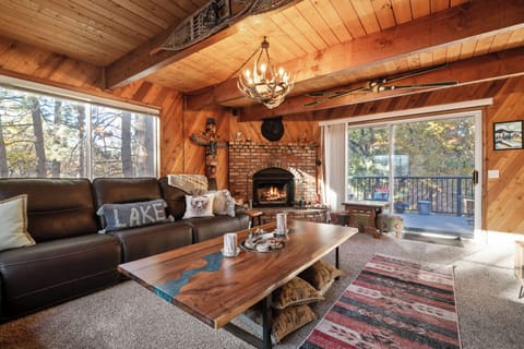 Flat-screen TV, fireplace