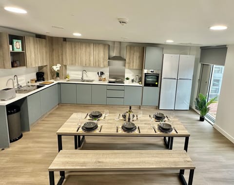 Single Room, Non Smoking | Shared kitchen