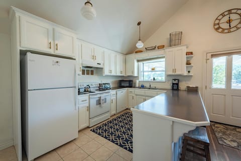 House, Multiple Beds, Kitchen (Red Barn Loft) | Private kitchen