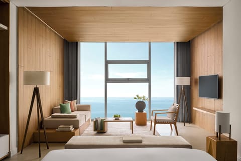 Suite, 1 Bedroom, Ocean View | Living area