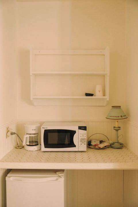 Shared fridge, microwave