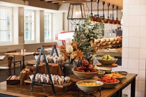 Daily buffet breakfast for a fee
