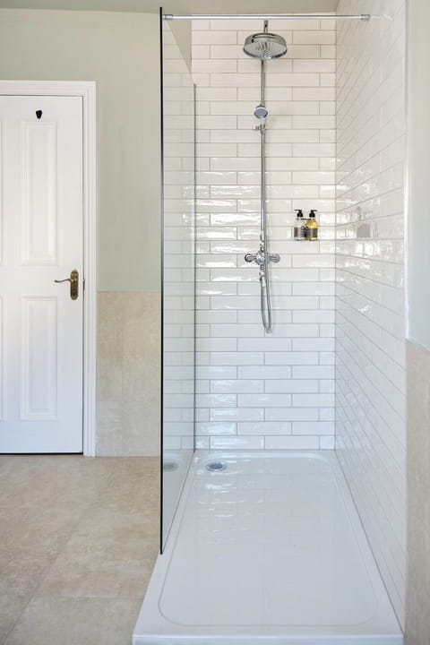 Suite | Iron/ironing board, free WiFi