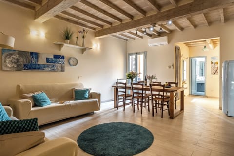 Apartment | Living area | 32-inch flat-screen TV with satellite channels