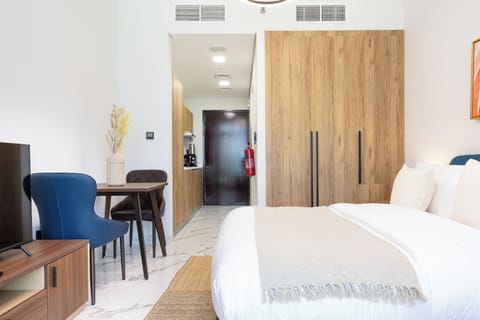 Deluxe Studio, Balcony, City View | In-room safe, iron/ironing board, free WiFi