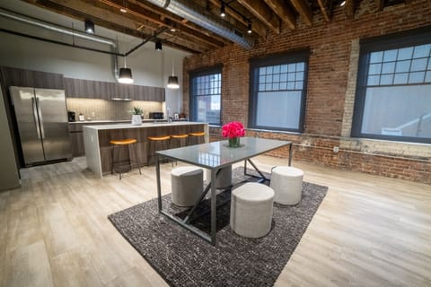 Montvale Premier Suite | Living area | TV