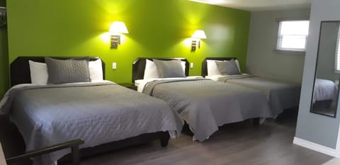 WiFi (free), bed sheets