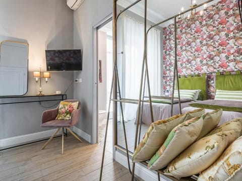 Junior Twin Room, City View | Premium bedding, iron/ironing board, free WiFi, bed sheets