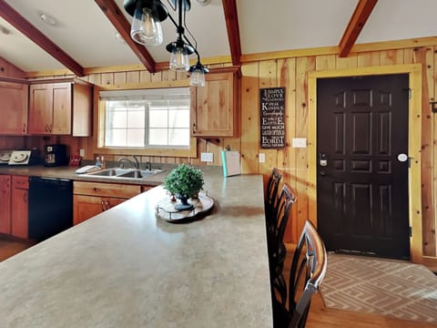 House (4 Bedrooms) | Property amenity