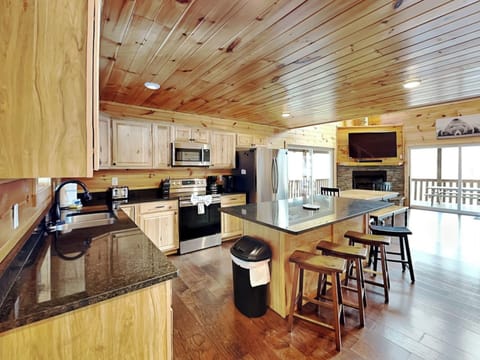 Studio (3 Bedrooms) | Property amenity