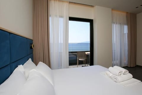 In-room safe, soundproofing, free WiFi