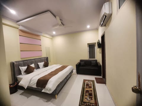 Deluxe Double Room | Free WiFi