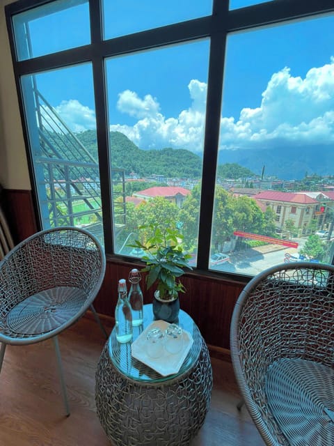 Deluxe Double Room, Mountain View | Hypo-allergenic bedding, free WiFi, bed sheets