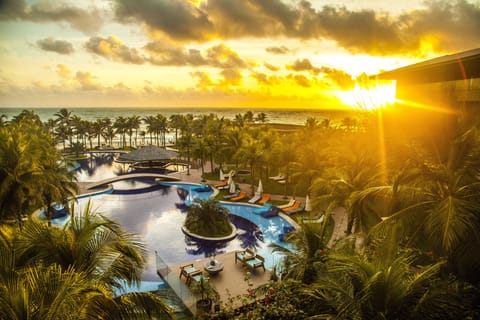 Outdoor pool, pool umbrellas, sun loungers