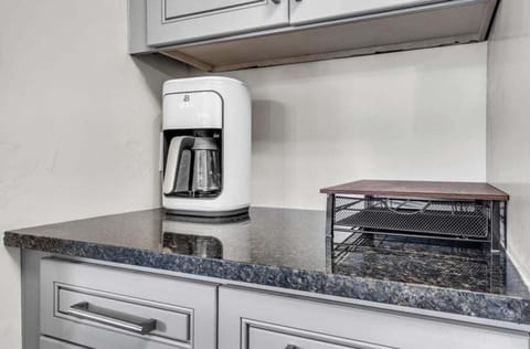 House, 4 Bedrooms | Interior