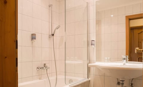 In-room safe, free WiFi