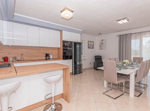 Villa (Five Bedroom Villa with Outdoor Pool) | Private kitchen | Fridge