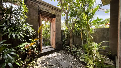 Villa, 2 Queen Beds, Private Pool, Pool View | Garden view