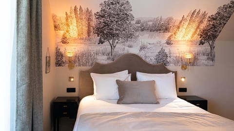 Deluxe Room | Premium bedding, pillowtop beds, in-room safe, desk