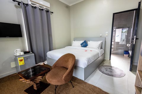 Family Room, Garden View | Laptop workspace, blackout drapes, iron/ironing board, WiFi (free)