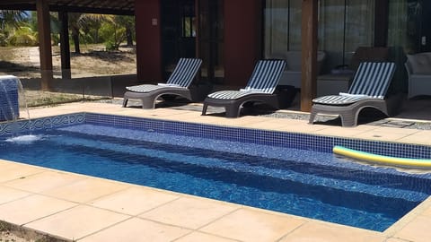 2 outdoor pools