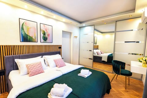 Comfort Apartment | Premium bedding, down comforters, pillowtop beds, individually decorated