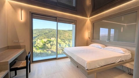 Design Double or Twin Room, 1 Bedroom, Balcony, Valley View | In-room safe, individually furnished, desk, laptop workspace