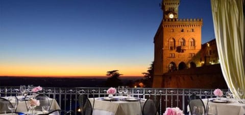 Lunch, dinner served; local cuisine, alfresco dining 