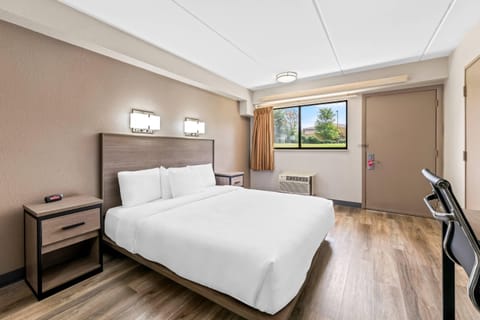 Room, 1 King Bed, Accessible, Non Smoking