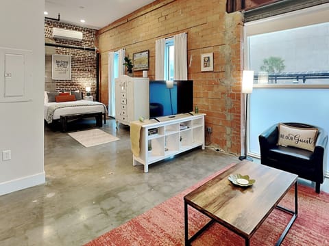 Condo (1 Bedroom) | 1 bedroom, laptop workspace, iron/ironing board