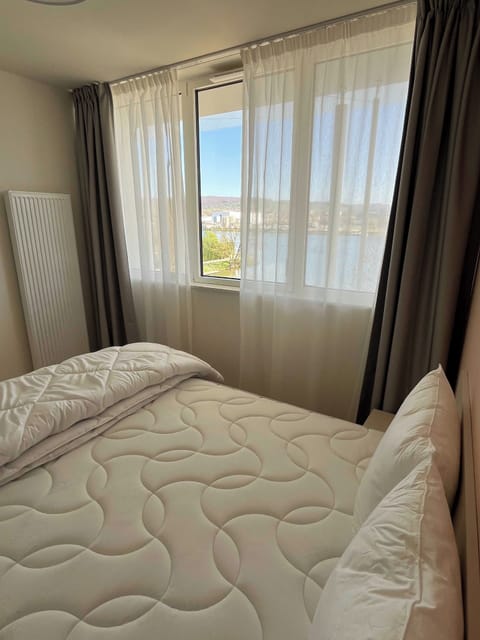 Apartment | 1 bedroom, laptop workspace, iron/ironing board, bed sheets