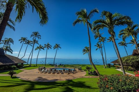 Condo, 2 Bedrooms | Property grounds