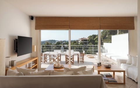 Exclusive Apartment, Mountain View | Living area | 45-inch Smart TV with cable channels, Netflix, streaming services