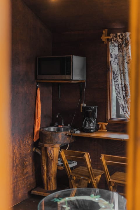 Panoramic Tree House, Mountain View | Microwave