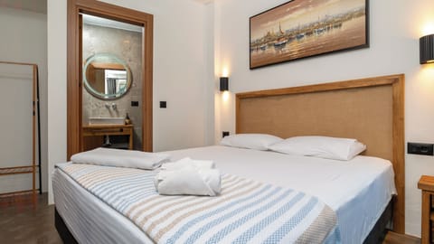 Deluxe Double Room, Courtyard View | Premium bedding, desk, blackout drapes, free WiFi