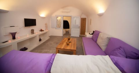 Deluxe Suite, Sea View | 1 bedroom, Frette Italian sheets, premium bedding, pillowtop beds