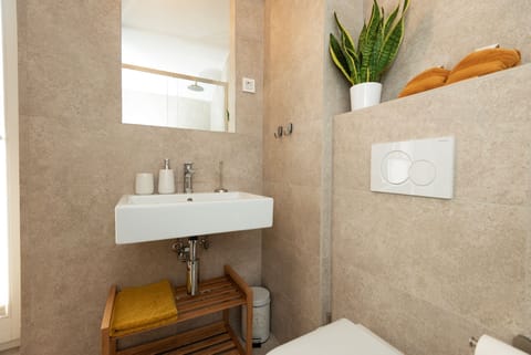 Double Room with Terrace | Bathroom | Shower, rainfall showerhead, eco-friendly toiletries, hair dryer