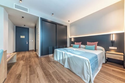 Basic Double or Twin Room, City View | In-room safe, desk, laptop workspace, blackout drapes