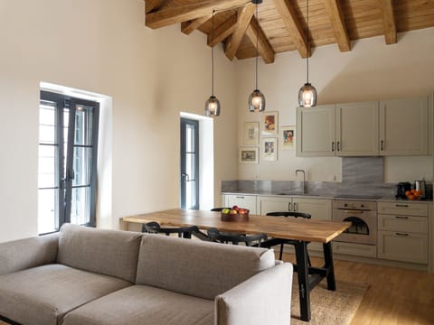 House, 2 Bedrooms | Living area