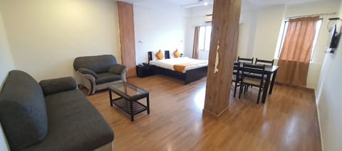 Premium Room | Desk, WiFi (free)