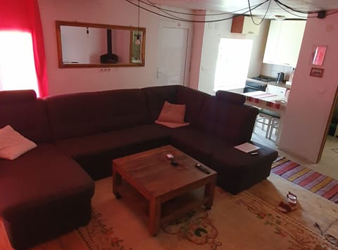 Studio (Studio Apartment) | Living room | 32-inch flat-screen TV with cable channels