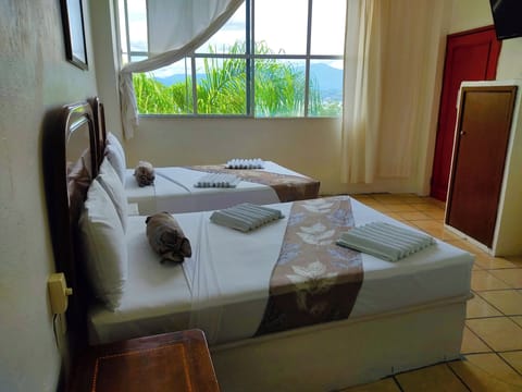 Quadruple Room, Lake View