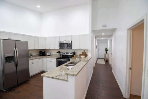 House, Multiple Beds, Patio, Garden View (37135 Grassy Hill ) | Private kitchen | Coffee/tea maker