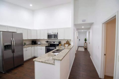 House, Multiple Beds, Patio, Garden View (37135 Grassy Hill ) | Private kitchen | Coffee/tea maker