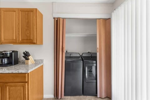 House, Multiple Beds, Kitchen, Garden View (13921 19th st #1 dad) | Interior