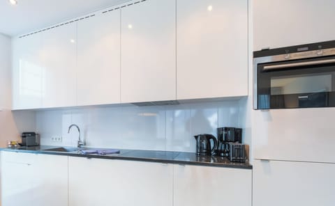 Apartment, 3 Bedrooms (BV6.1 / Excl. 215 EUR cleaning fee) | Private kitchen | Fridge, microwave, stovetop, dishwasher