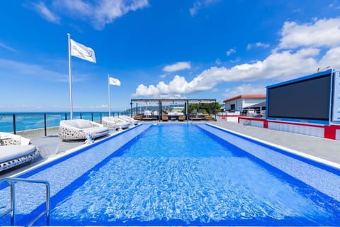 Seasonal outdoor pool