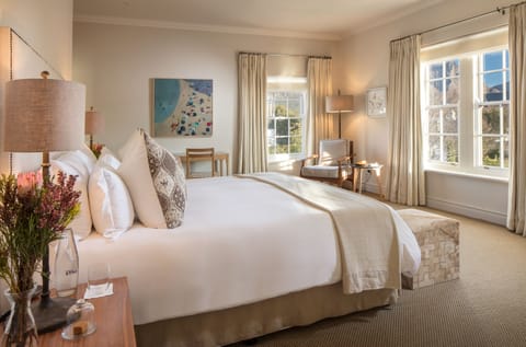 Deluxe Room | Premium bedding, free minibar items, in-room safe, desk